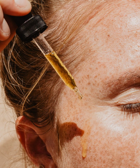 Dry skin botanical facial oil easy skincare routine tips for working moms